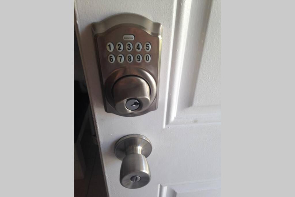 1 Bedroom Apt Near Coconut Grove Miami Zewnętrze zdjęcie