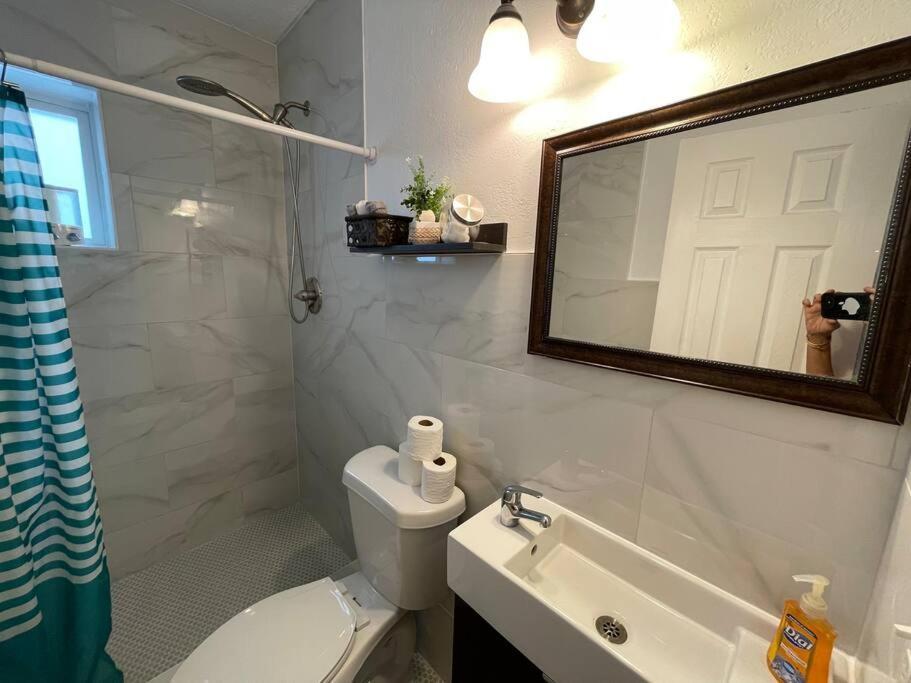 1 Bedroom Apt Near Coconut Grove Miami Zewnętrze zdjęcie
